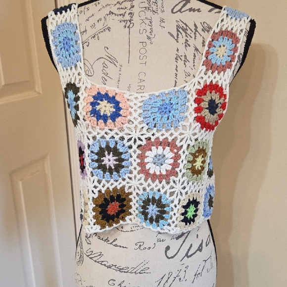 Multicolor Beautiful Crochet Women Top - Picture 1 of 7